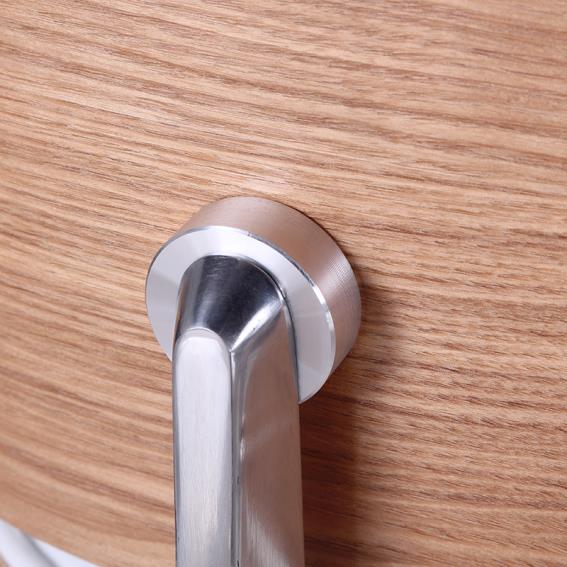 Ergonómiailag tökéletes bőrfotel replik kőrisfa