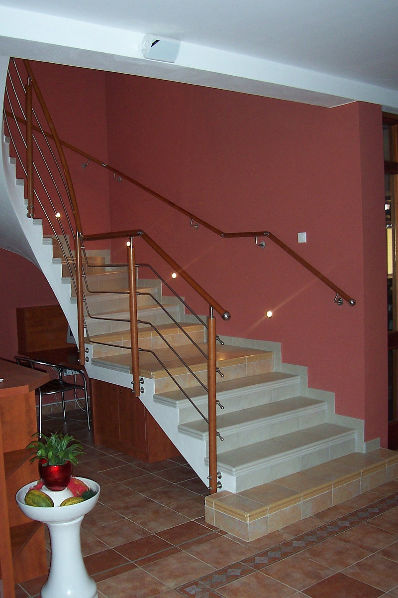 Natúr bükkfa köroszlop lépcsőre-oldalszereléses