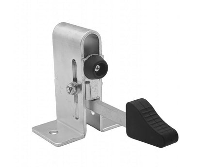 Talpas kapuütköző, reteszeléssel, Zn