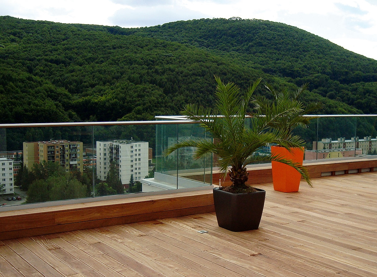 Összekötő nútos kapaszkodóhoz