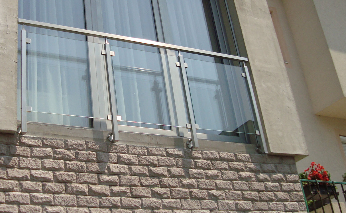 Kültéri rozsdam. üvegtámpontmegfogó-zártszelvényre